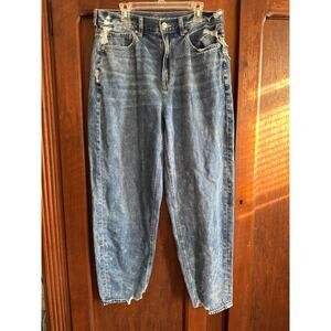 American Eagle Relaxed Mom Jean